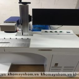 Máy khắc tia laser CNC 1